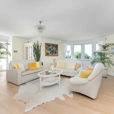 Family With Spacious Terrace And Garage In By Renters Apartment *