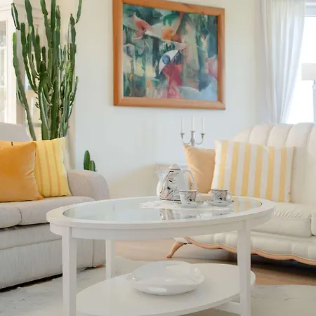 Family With Spacious Terrace And Garage In By Renters Kolobřeh