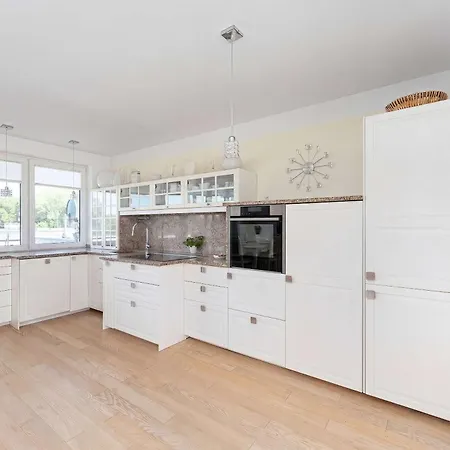 Family With Spacious Terrace And Garage In By Renters * Kolobrzeg