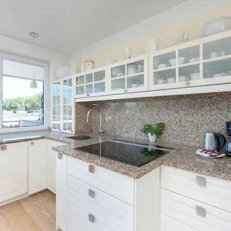 Family With Spacious Terrace And Garage In By Renters Apartment *