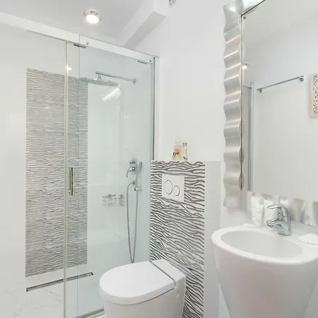 Apartment Family With Spacious Terrace And Garage In By Renters *