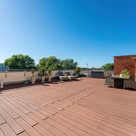 Apartmán Family With Spacious Terrace And Garage In By Renters Kolobřeh